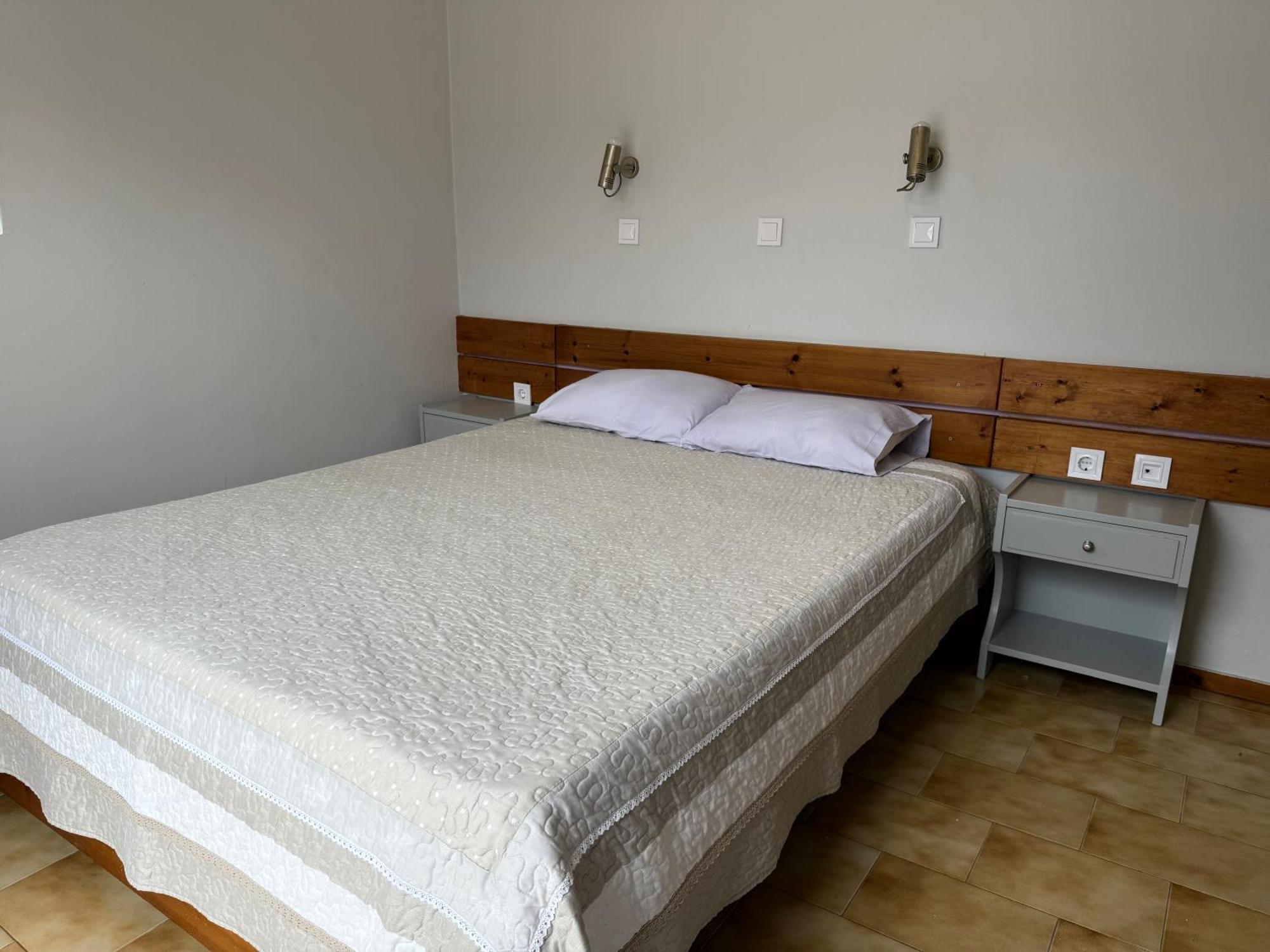 Konstantinos Apartments トロン エクステリア 写真